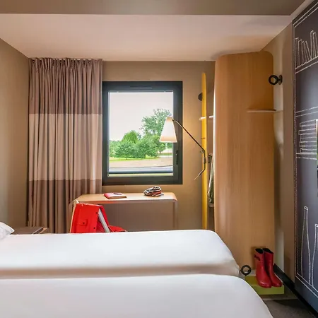 Ibis Pontorson Baie Du Mont Michel Hotel 3*