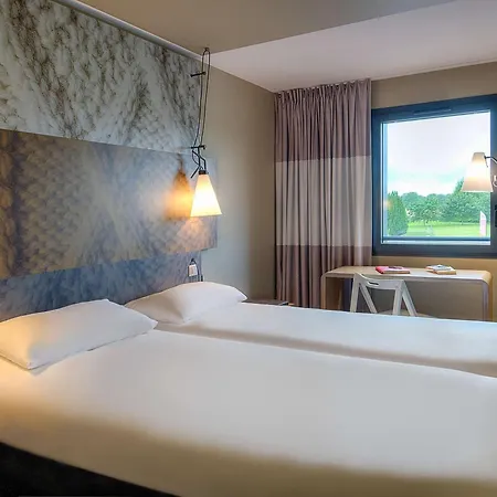 Hotel Ibis Pontorson Baie Du Mont Michel Saint-Georges-de-Gréhaigne